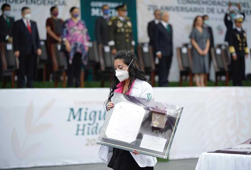22 trabajadores de la salud del IMSS recibieron Condecoración Miguel Hidalgo por sus actos heroicos frente al COVID-19