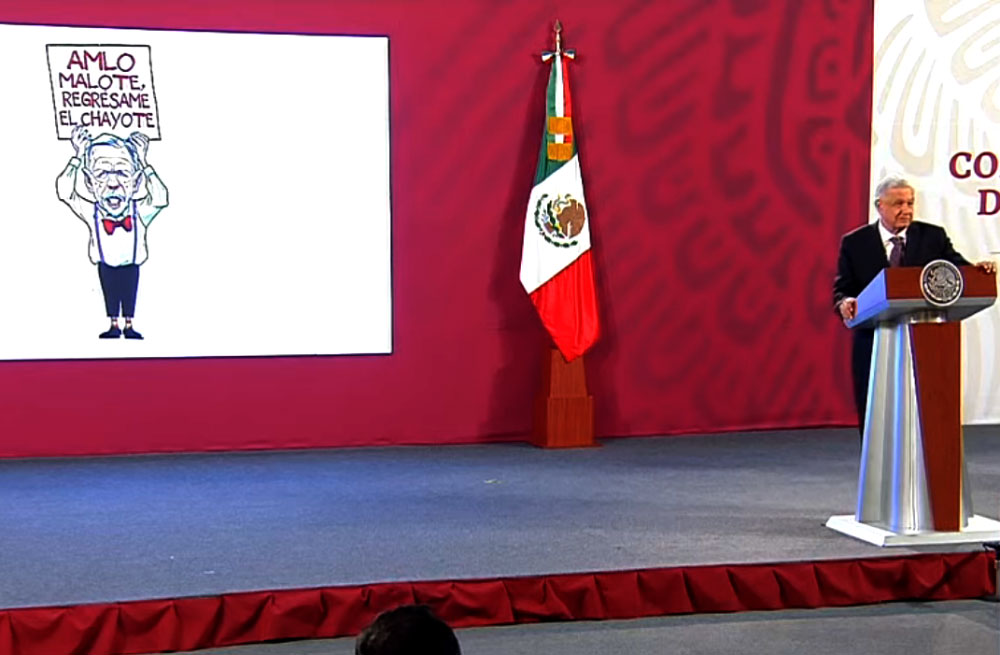 AMLO exhibe cartón de Hernández sobre “el chayote”, y López Dóriga se envuelve en la bandera de víctima
