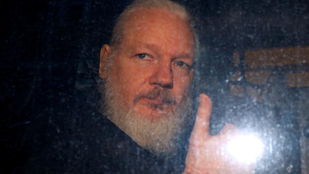 Gran Bretaña define el lunes extradición de Assange a los Estados Unidos; voces del mundo exigen su libertad