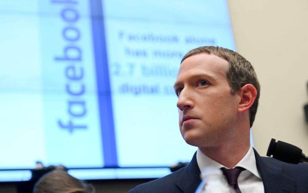 AMLO llama prepotente a Zuckerberg por censurar a Trump; alerta sobre posible creación de “gobierno mediático mundial”