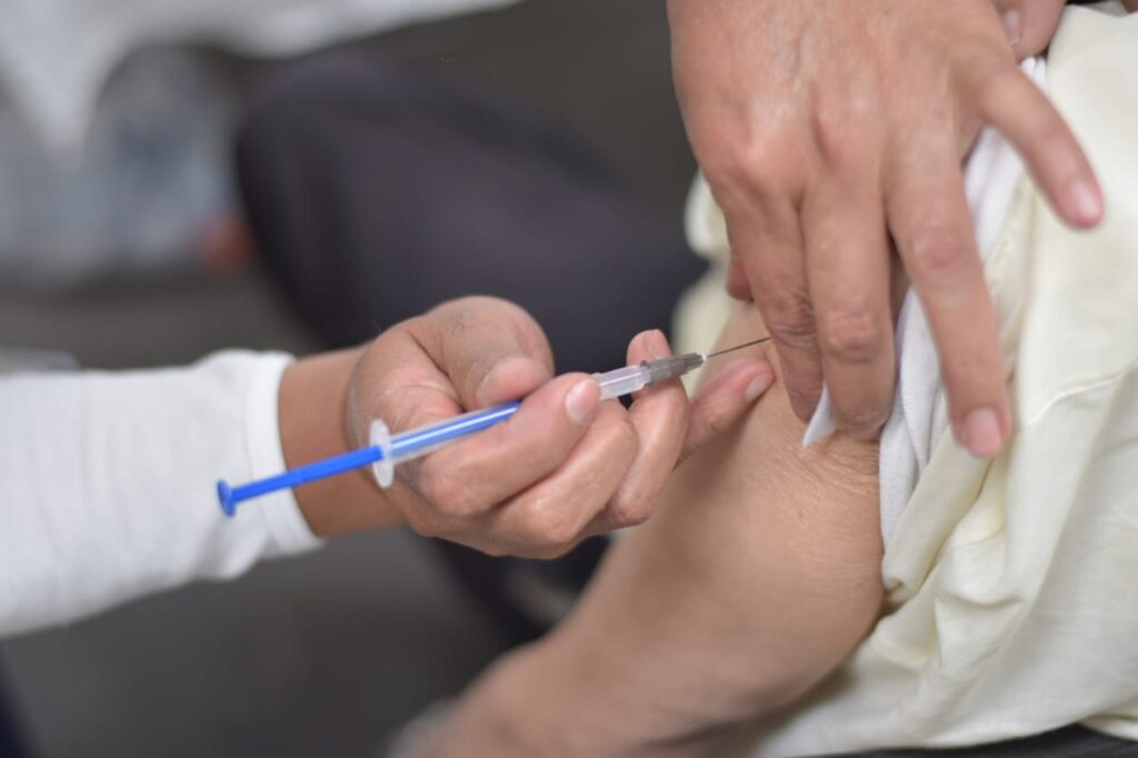 Reciben vacuna más de 18 mil adultos mayores de Ecatepec durante tercer día de inmunización