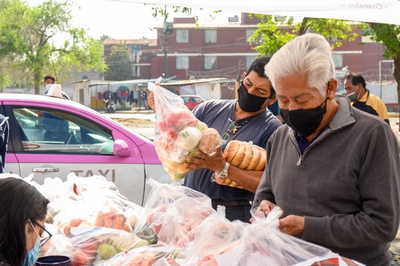 Gobierno de Coacalco acerca canastas básicas a familias del municipio