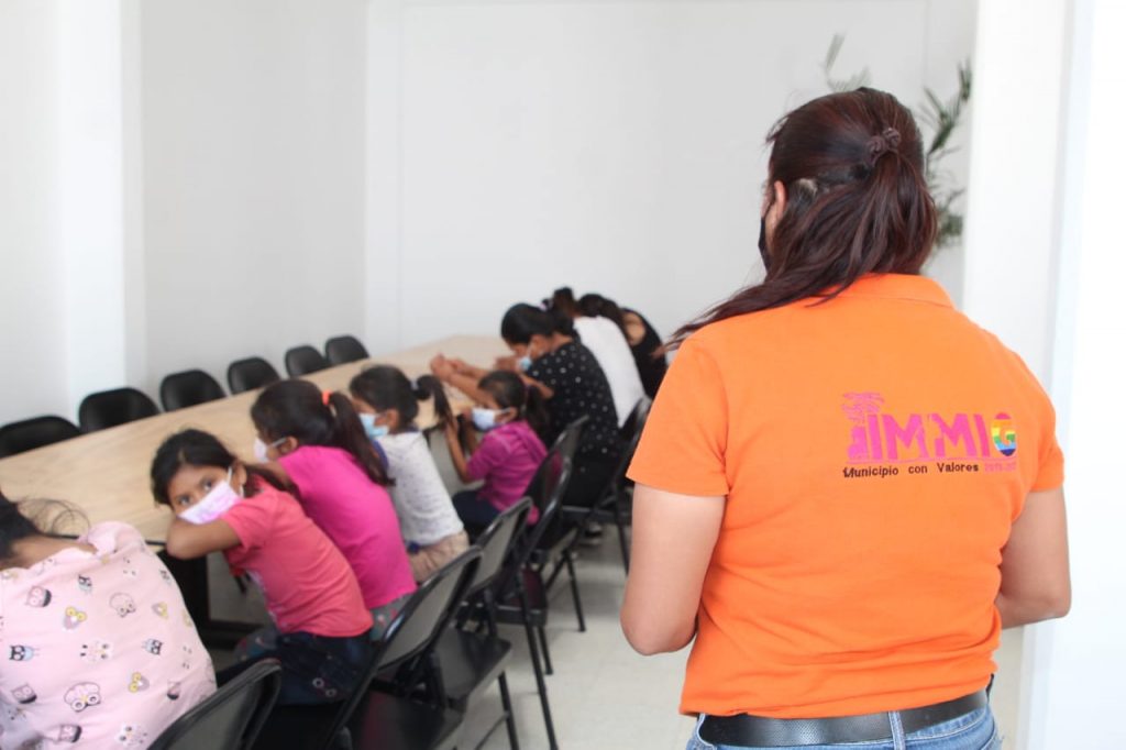 Ecatepec brinda ayuda humanitaria a 33 migrantes centroamericanos que estaban hacinados en una vivienda