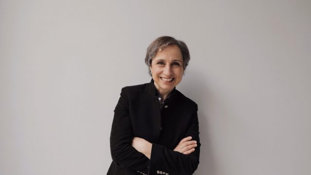 Carmen Aristegui vuelve a la televisión abierta a través de Canal 8.1 en La Octava
