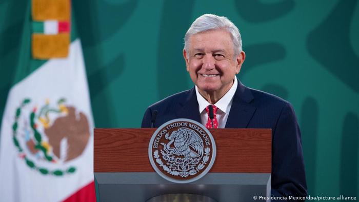 Las cancelaciones del Tribunal Electoral a las candidaturas de Salgado y Morón son un golpe a la democracia: López Obrador