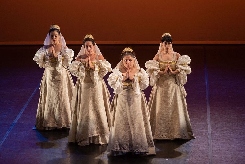 Develan influencia dancística árabe y andalusí en el escenario del teatro de la ciudad; Esperanza Iris