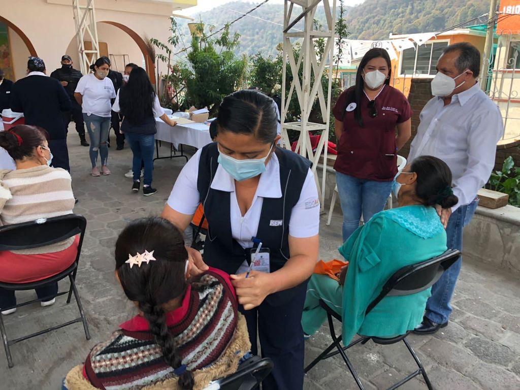 Llevan vacunas contra covid-19 a pueblos originarios de Naucalpan