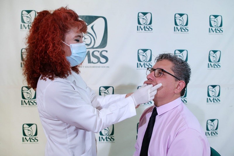 IMSS brinda rehabilitación a pacientes post COVID-19 que desarrollan trastornos de respiración, voz o deglución