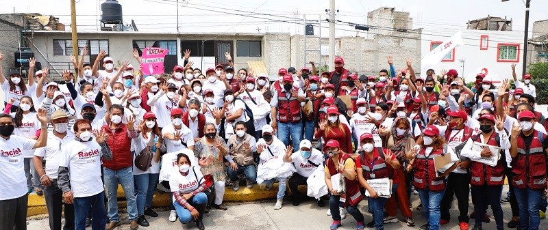 Raciel Pérez Cruz recorre calles de Tlalnepantla, ciudadanía lo apoya
