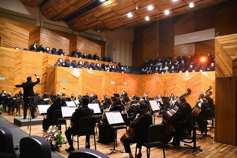 Dirige Rodrigo Sierra Moncayo concierto de la Orquesta Sinfónica del Estado de México