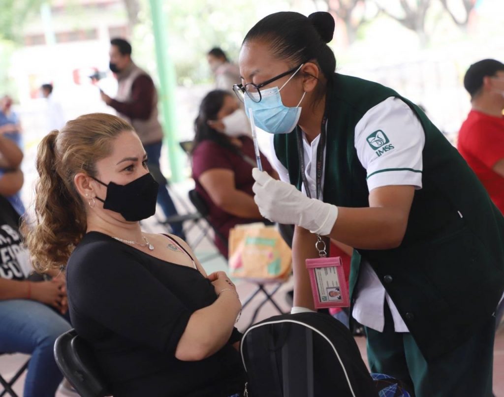 Vacuna Ecatepec a 52 mil personas de 40 a 49 años de edad en dos días