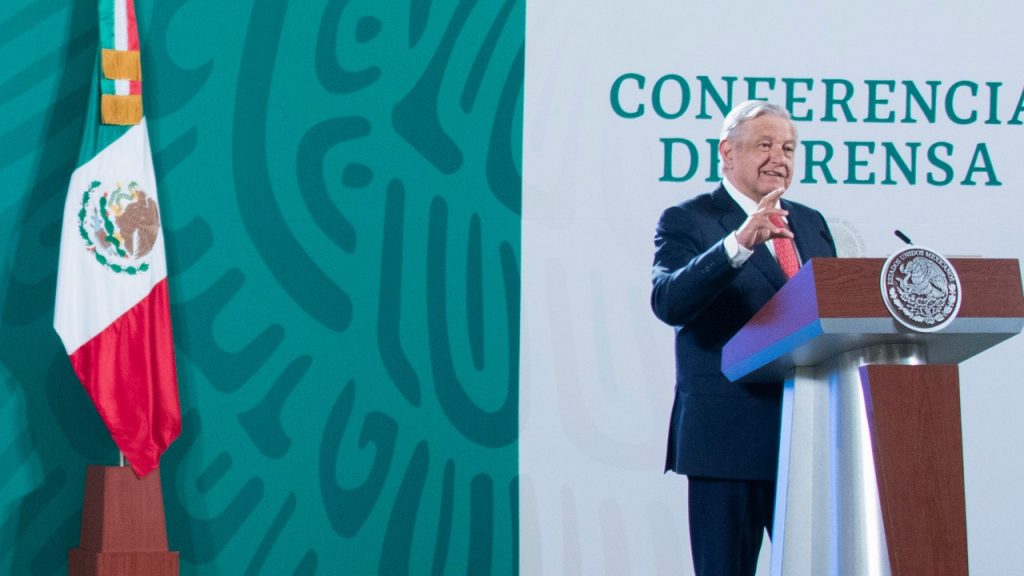 “Queremos consolidar una clase media que no sea individualista”: López Obrador