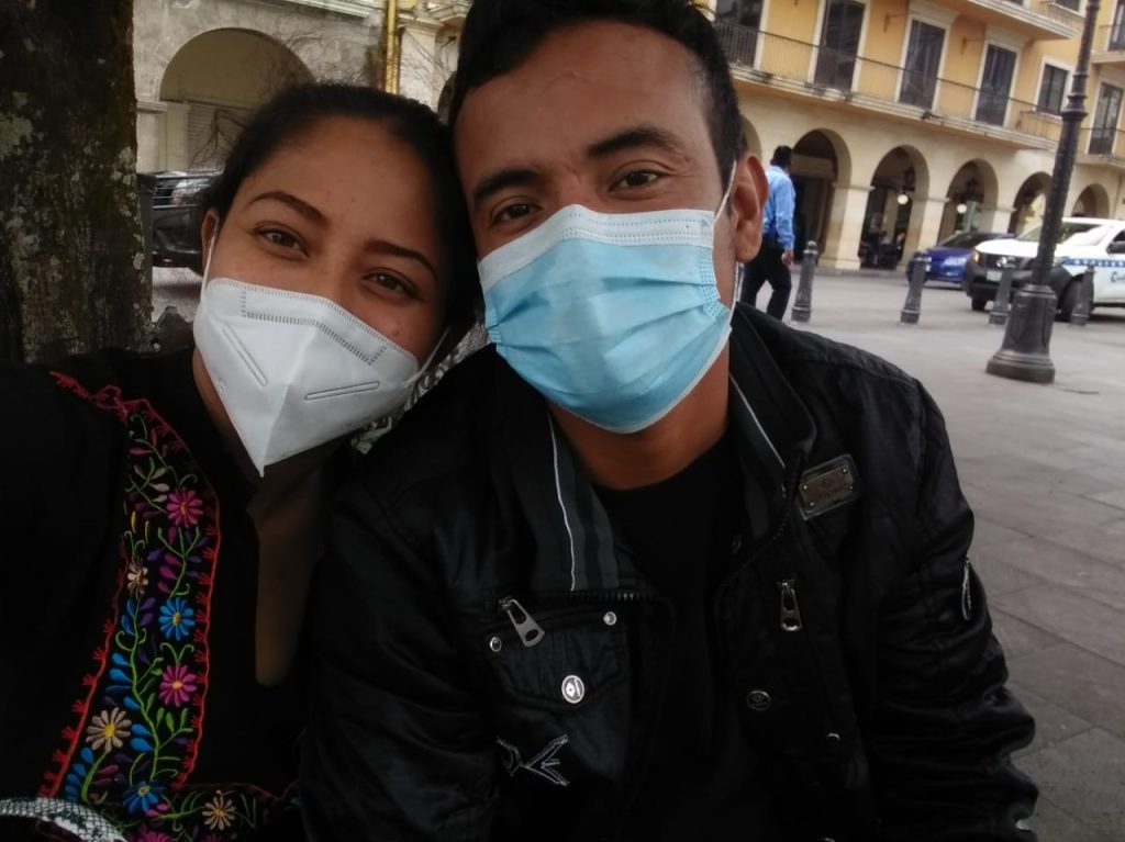 Especialistas del IMSS en Veracruz trasplantan riñón donado por novio de paciente de 21 años