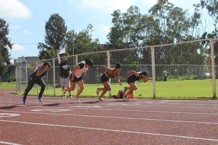 Se rehabilita en Texcoco pista de atletismo