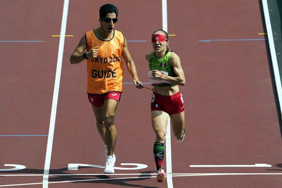 Atletas paralímpicos “son orgullo nacional”, dice AMLO sobre participación en Tokio 2020