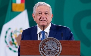López Obrador reprocha a los medios y al TRIFE guardar silencio, al confirmarse victoria Sansores