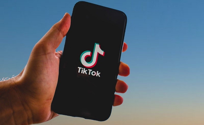 TikTok llega a mil millones de usuarios; Microsoft intentó comprarla