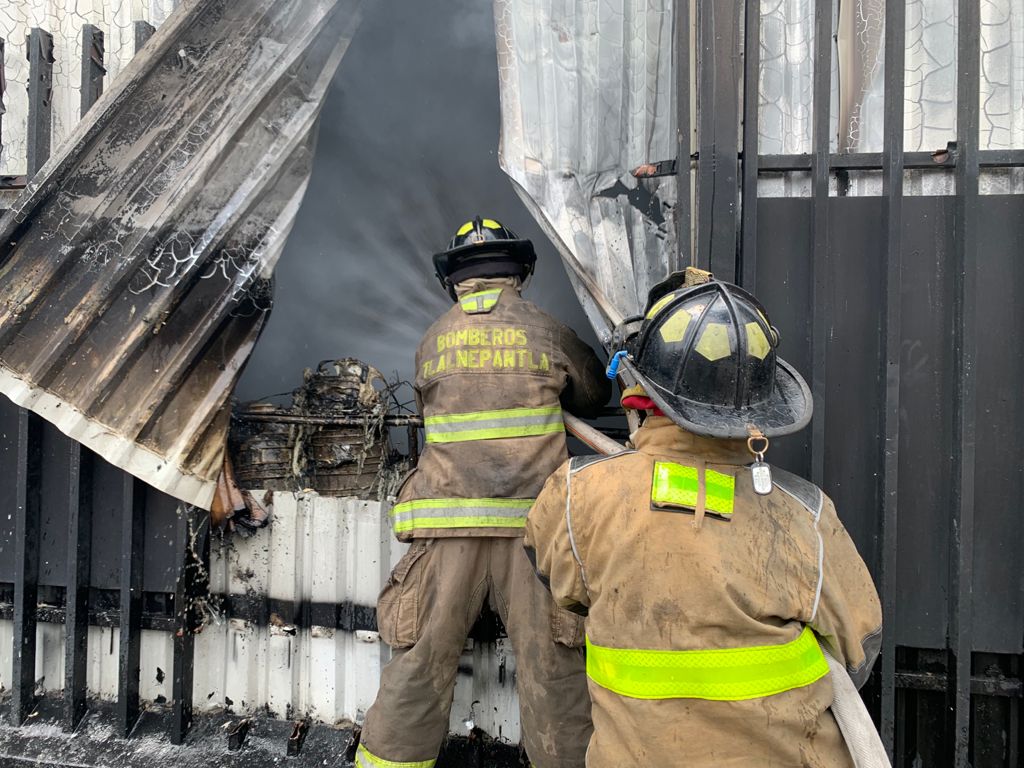 Entregan estímulos económicos a bomberos de Tlalnepantla