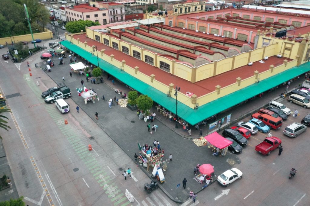Libera Xochimilco primer cuadro de comercio ambulante