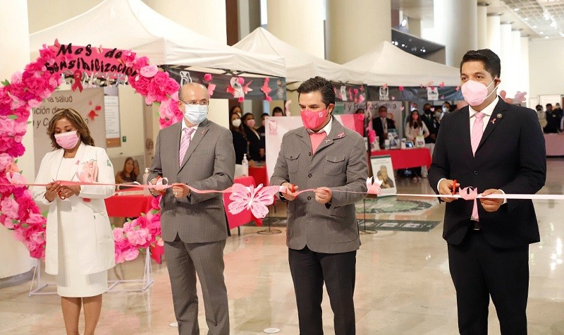 Inaugura IMSS Feria de la Salud para promover acciones preventivas contra el cáncer de mama entre las trabajadoras del Instituto