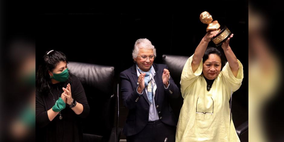 Ganadoras del Premio Elvia Carrillo Puerto envían un mensaje a la derecha