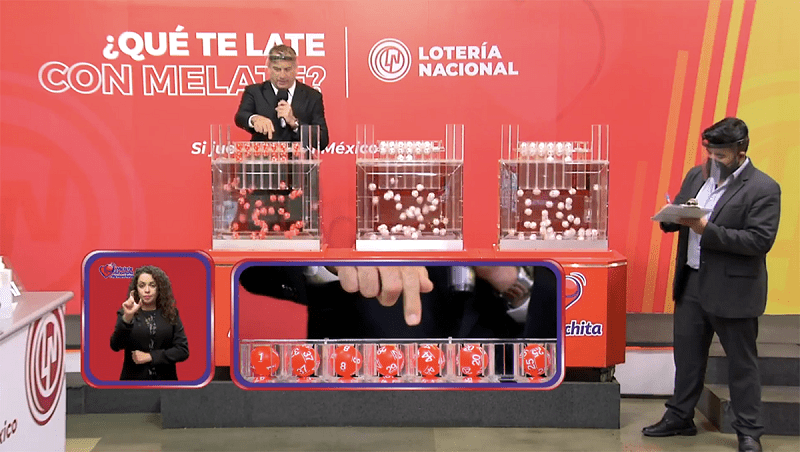 Premia Lotería Nacional a vendedora por hacer millonario a veracruzano