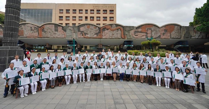 Personal de salud del Hospital de Especialidades del CMN Siglo XXI recibió Condecoración Miguel Hidalgo