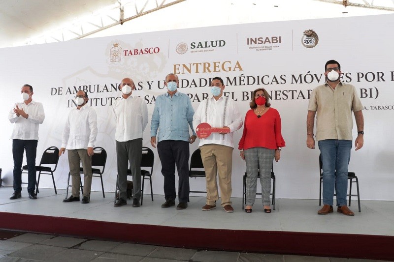 Insabi entrega a Tabasco 12 vehículos para atender emergencias en la entidad