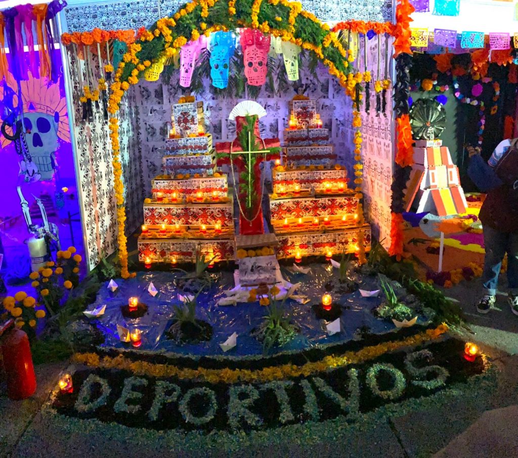 Carranza inaugura festival de Día de Muertos; pan, chocolate, ofrendas y Mexicráneos