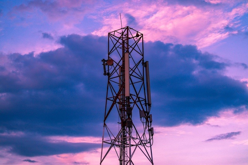Fiscalía de Baja California intentó comprar antenas para intervenir celulares