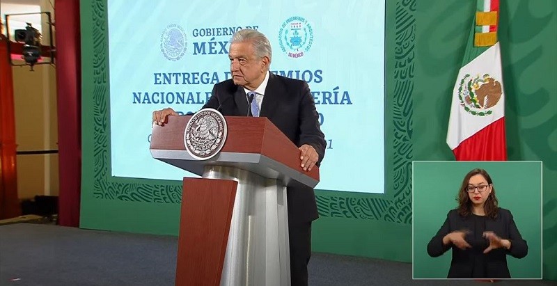 Destaca AMLO participación de empresas e ingenieros mexicanos en grandes obras de su gobierno