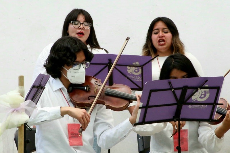 Ofrece Orquesta de Estudiantes del COMEM Programa Navideño a Reclusas del Penal Nezahualcóyotl Sur