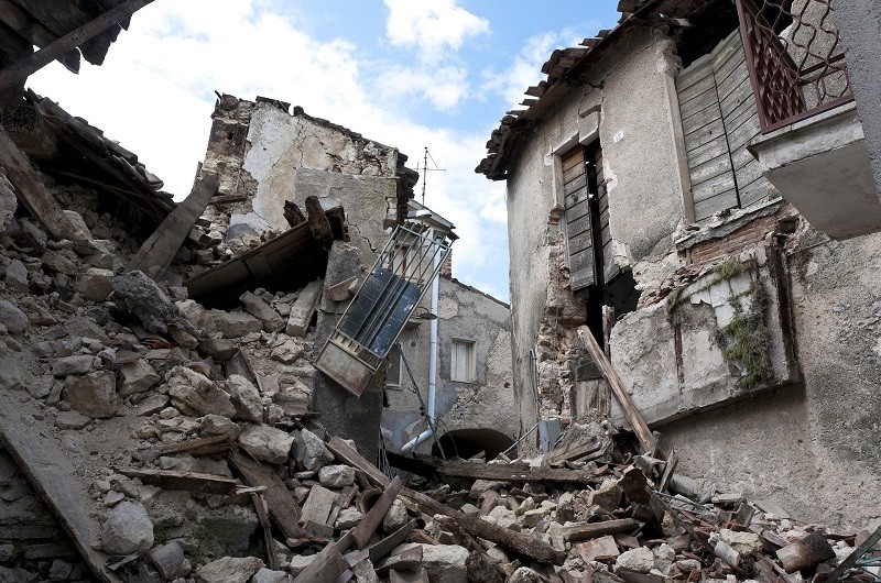 Protegido: Los medios en Combustible político en el terremoto
