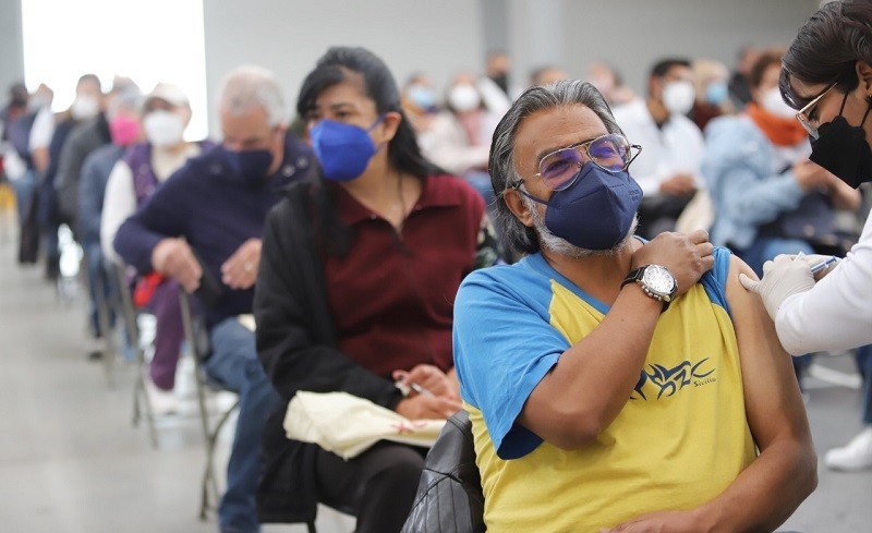 Ecatepec aplica 28 mil vacunas de refuerzo contra Covid-19 a personas de 50 a 59 años de edad