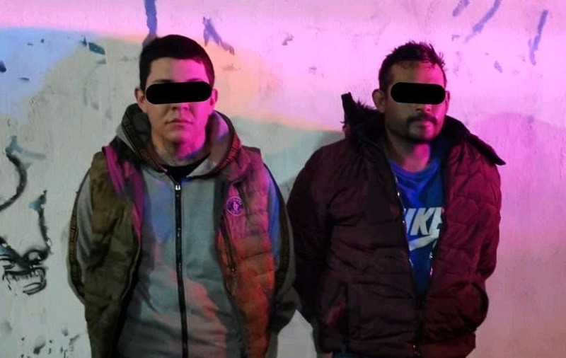 Policía de Ecatepec descubre toma clandestina en ducto de Pemex y detiene dos presuntos ‘huachicoleros’