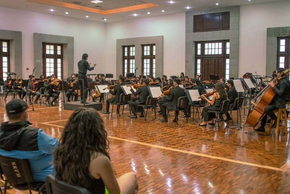 La Orquesta Escuela Carlos Chávez interpretará obras de Sibelius y Botessini en el Cenart y el Complejo Cultural Los Pinos