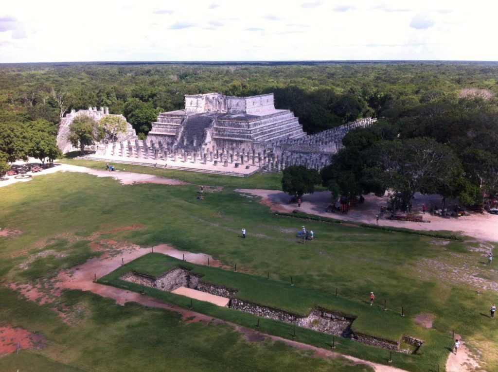 Con técnicas geofísicas, exploran el subsuelo de la Gran Plaza de Chichén Itzá, en Yucatán
