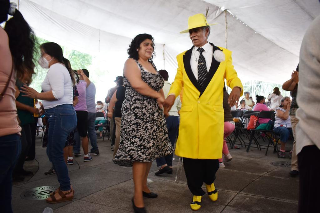 Celebran con danzón el 10 de mayo en Iztacalco