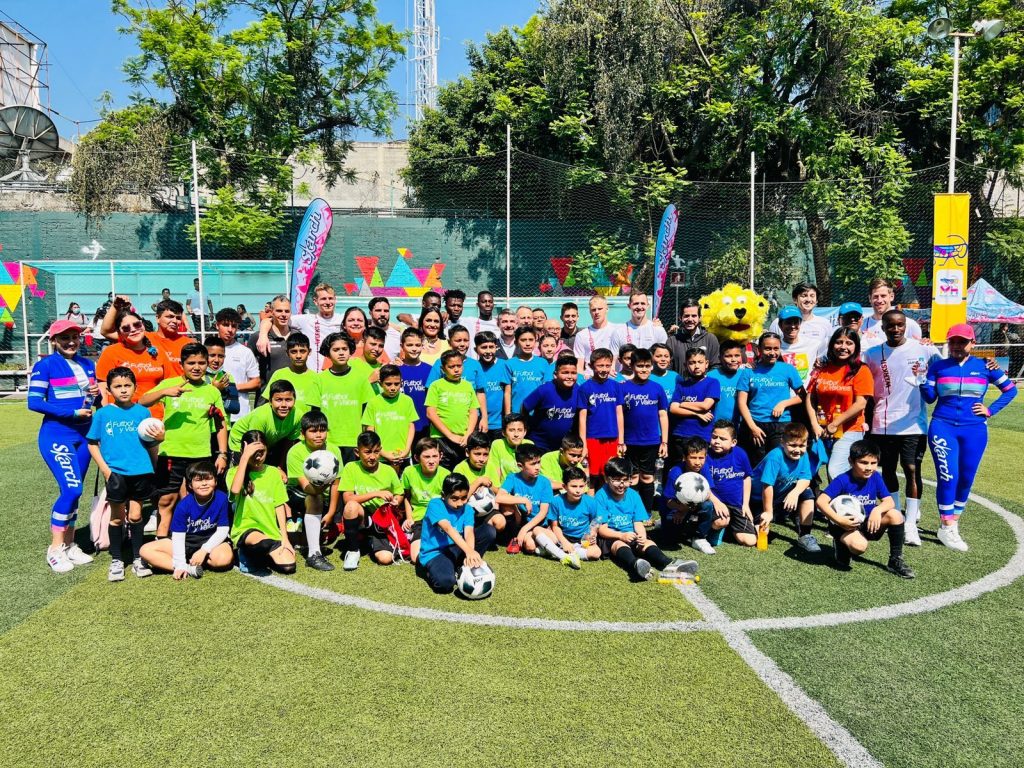 Conviven niñas y niños futbolistas de MH con Bayer Leverkusen