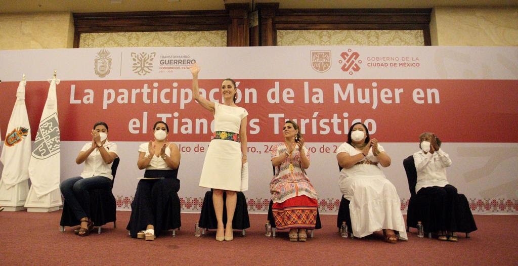Jefa de gobierno Claudia Sheinbaum Pardo; durante foro «La participación de la mujer en el tianguis turístico» en Acapulco, Guerrero.
