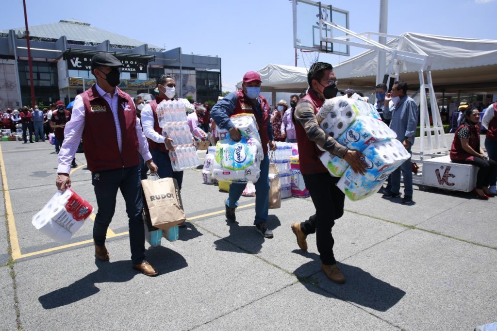 Trabajadores y vecinos de Venustiano Carranza entregan hoy 16 toneladas de víveres para damnificados de Oaxaca por el huracán Agatha