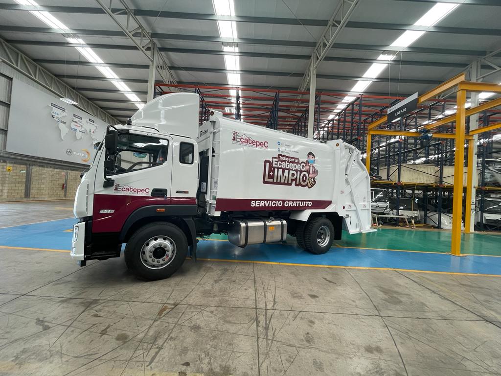 Ecatepec adquiere 100 camiones recolectores de basura  