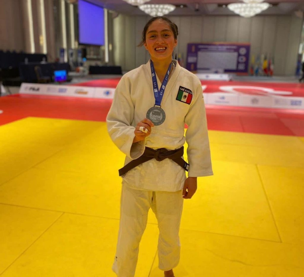 Katia Castillo, deportista UAEMéx, gana plata en open de judo de Guayaquil