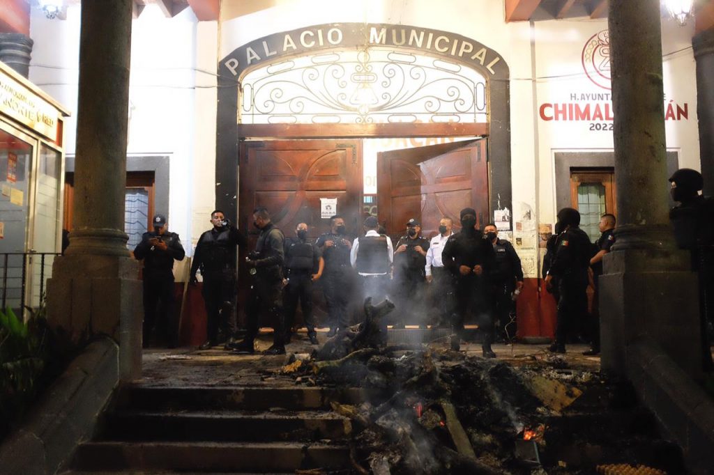 Por los sucesos violentos en Palacio Municipal de Chimalhuacán, se inicia carpeta de investigación
