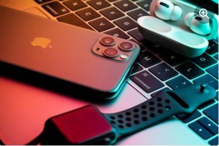 Ordena Brasil a Apple suspender la venta de iPhone que no incluya cargador; la considera una práctica discriminatoria contra los consumidores