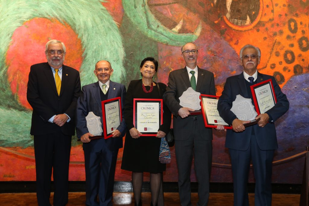 UAEMéx fue reconocida con el Premio Crónica 2022 en el rubro de Comunicación Pública