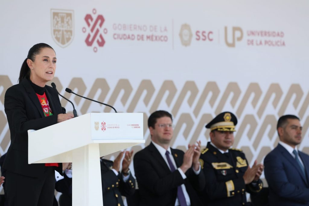 Lealtad al pueblo de la Ciudad de México, pide Claudia Sheinbaum a 427 nuevos policías de la SSC