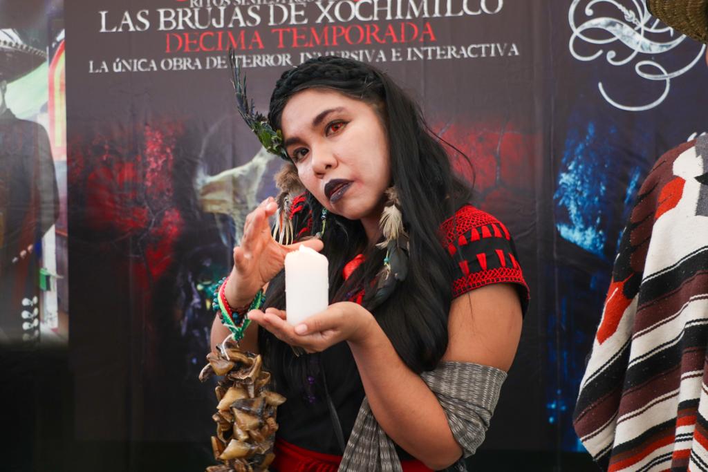 Presentan en Xochimilco la cartelera teatral con motivo del Día de muertos