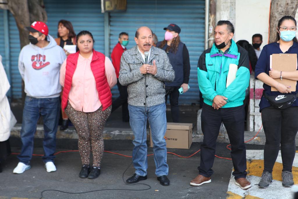 El Alcalde de Iztacalco Armando Quintero entrega alarmas vecinales y trabajos de pintura exterior en colonias de la demarcación
