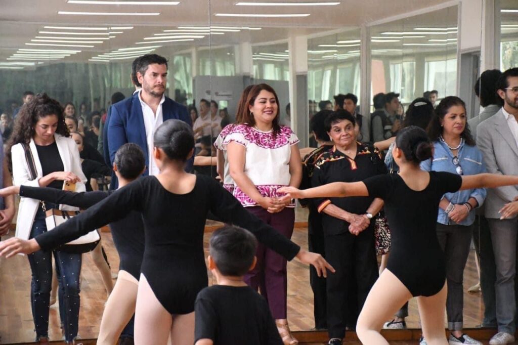 Fundadora del Ballet Folclórico Nacional de México visitó ‘Escuelas para la vida’ en Tláhuac
